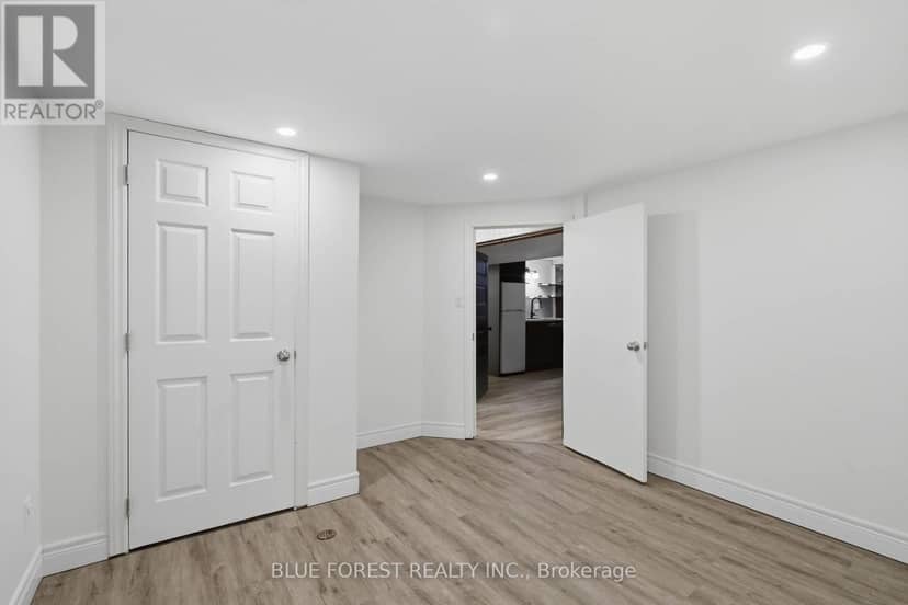 83 Amy Crescent — photo 29 of 40