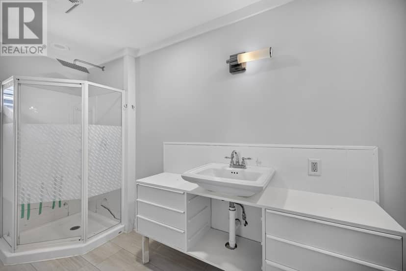 76 Beach Street — photo 15 of 35