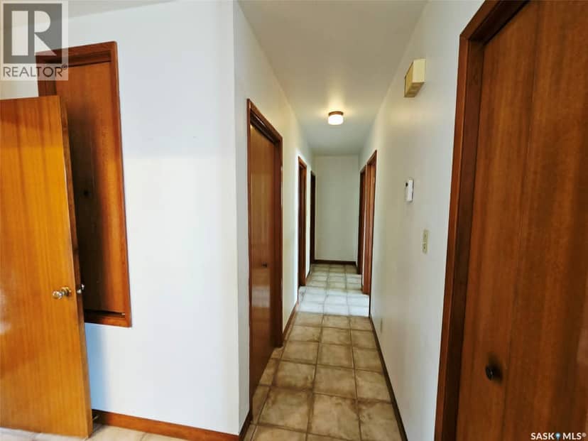123 Riedel AVENUE W — photo 14 of 40