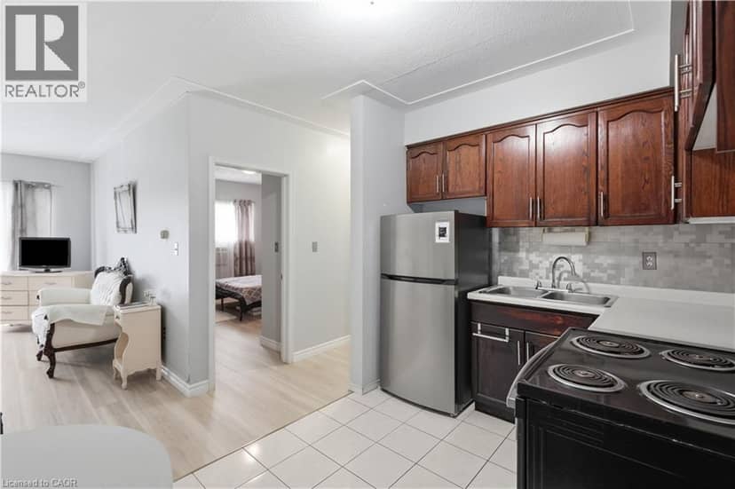 8 WOODMAN Drive S Unit# 208 — photo 18 of 28