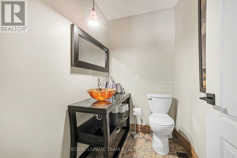 3041 Bridge Street — photo 25 of 35