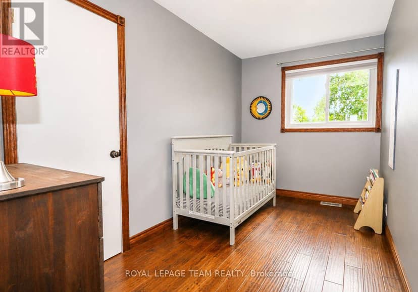 3041 Bridge Street — photo 23 of 35