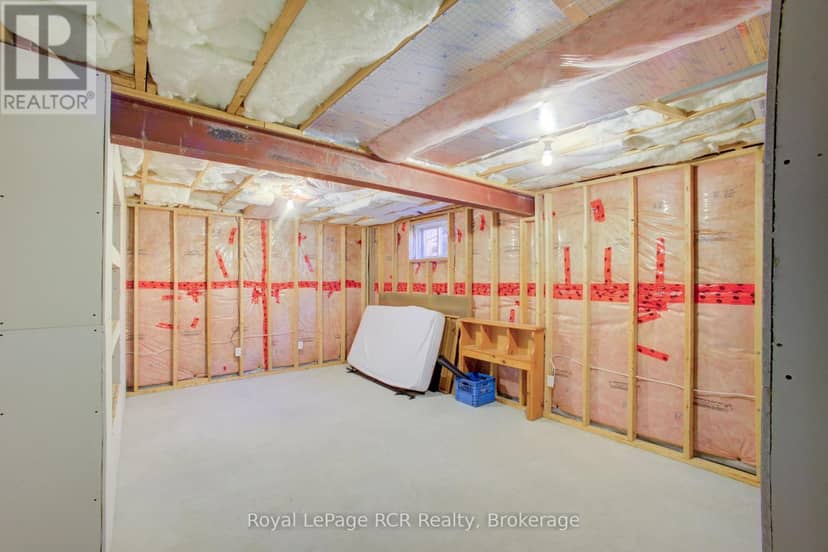 952 Gzowski Street — photo 19 of 24