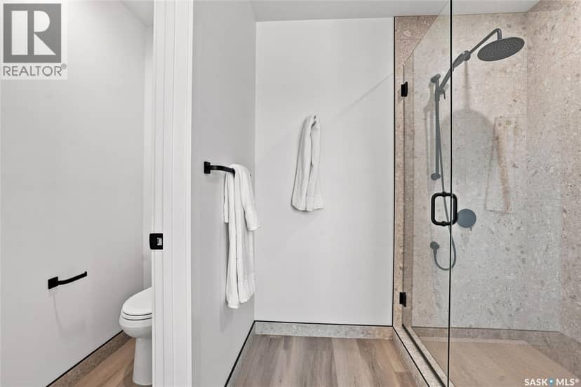 102 Cockcroft MANOR — photo 21 of 37