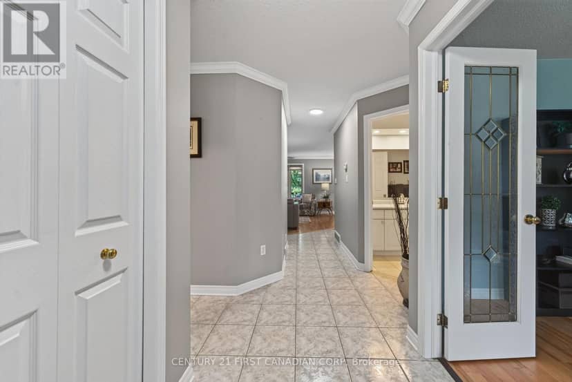 67 Moffatt Lane — photo 16 of 40
