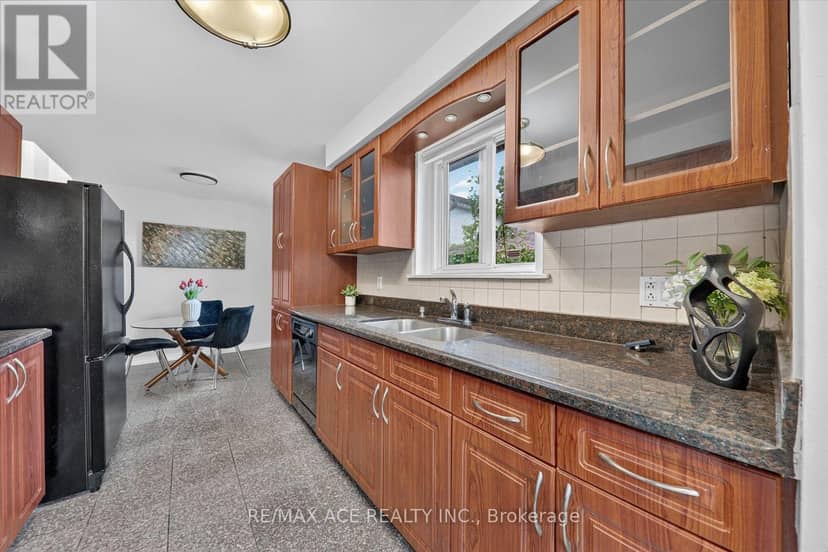 100 Merkley Square — photo 17 of 40
