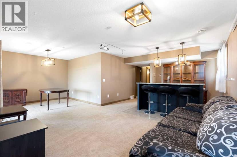 670 Muirfield Crescent — photo 36 of 40