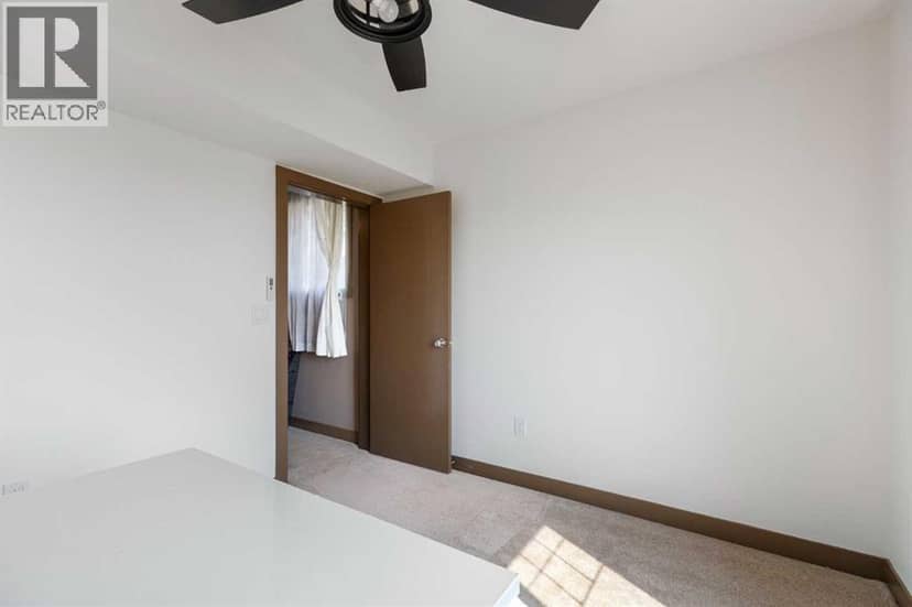 670 Muirfield Crescent — photo 38 of 40
