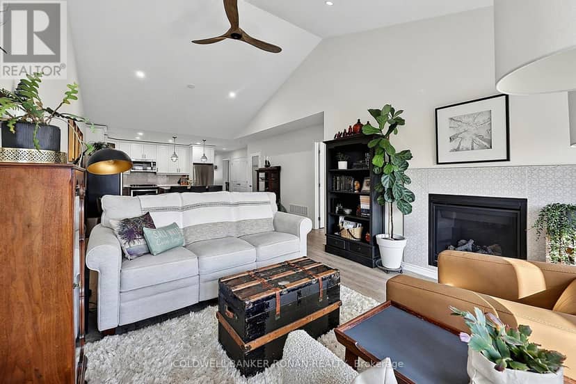 82 Ivy Crescent — photo 14 of 28