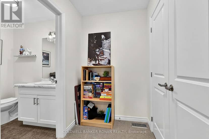 82 Ivy Crescent — photo 23 of 28