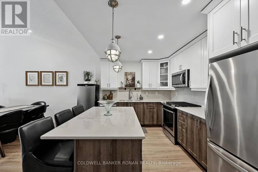82 Ivy Crescent — photo 9 of 28