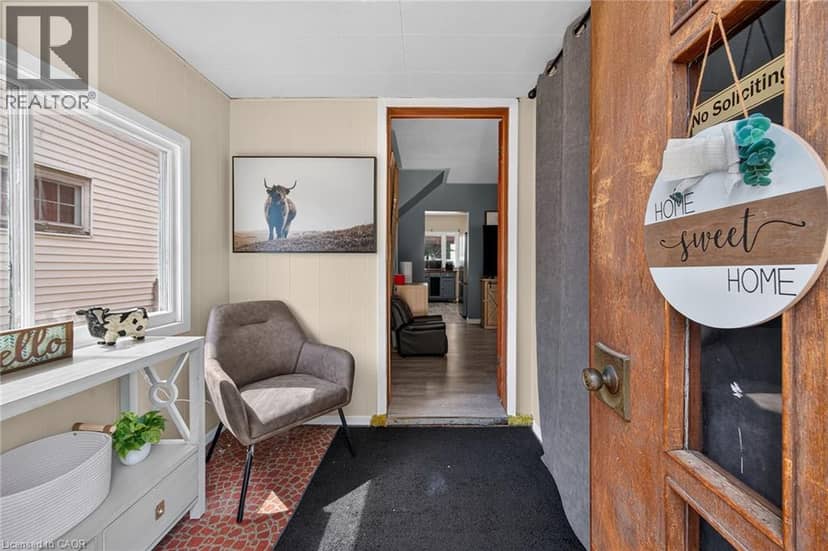 306 GEORGE Street, Dunnville, photo 2