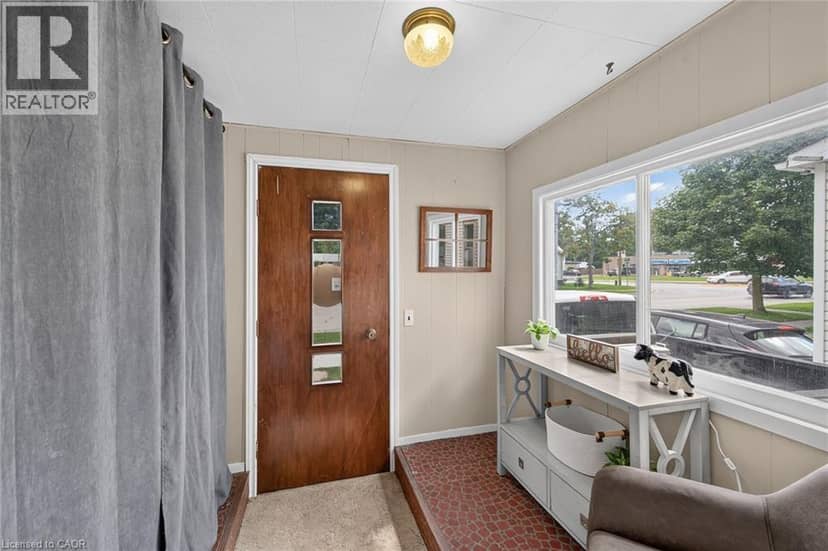 306 GEORGE Street, Dunnville, photo 3