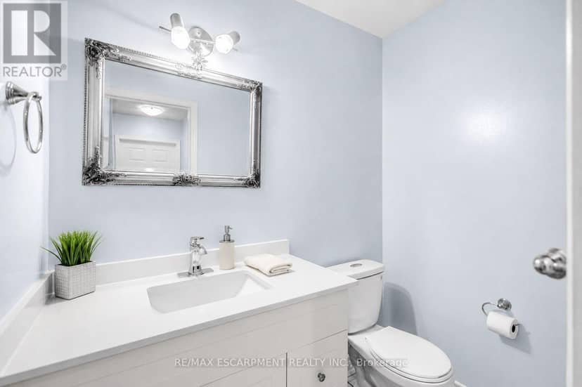 172 Alderlea Avenue — photo 21 of 40