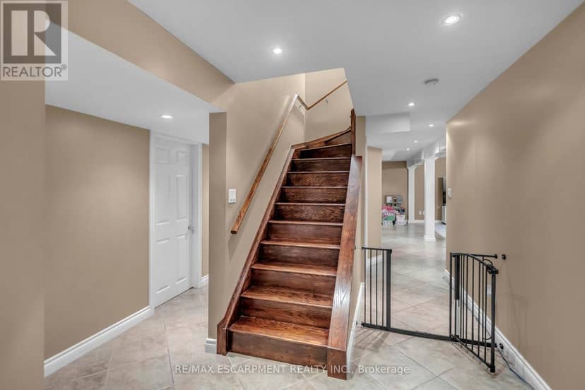 172 Alderlea Avenue — photo 32 of 40
