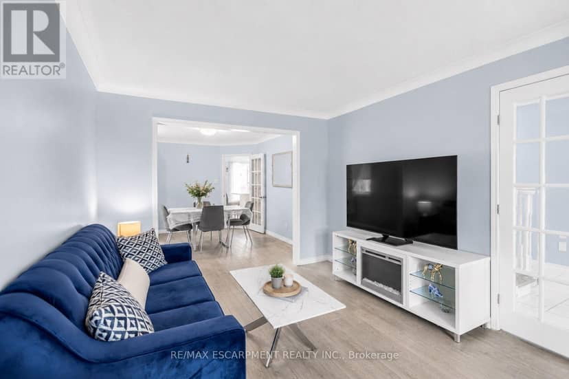 172 Alderlea Avenue — photo 9 of 40