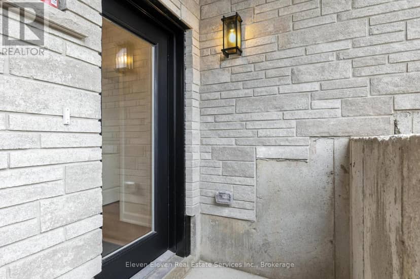 12 - 440 Wellington Street E — photo 2 of 15