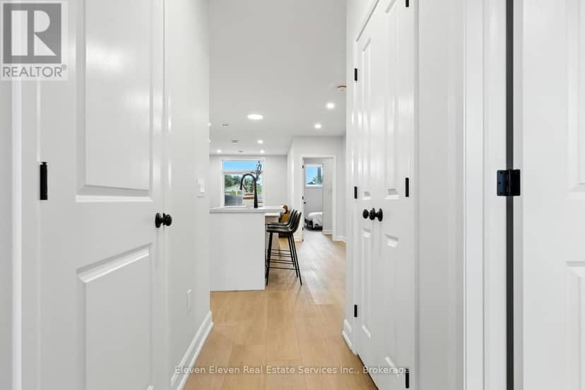 12 - 440 Wellington Street E — photo 3 of 15