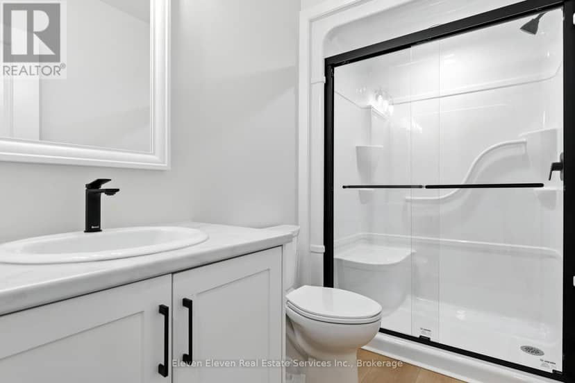 12 - 440 Wellington Street E — photo 8 of 15