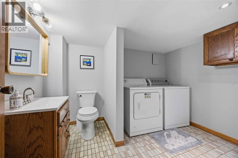 207 VICTORIA AVENUE East — photo 30 of 38
