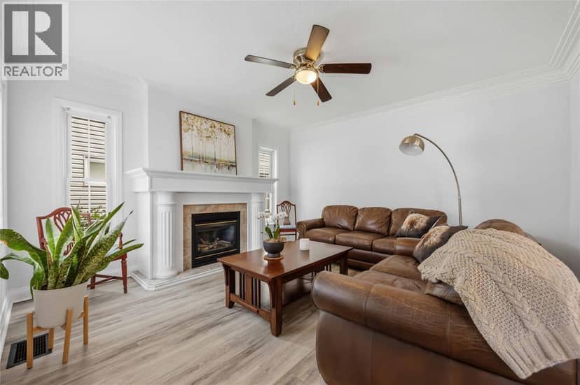 207 VICTORIA AVENUE East, Point Edward, photo 7