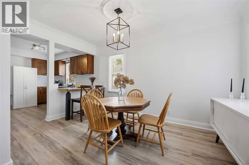 207 VICTORIA AVENUE East, Point Edward, photo 8