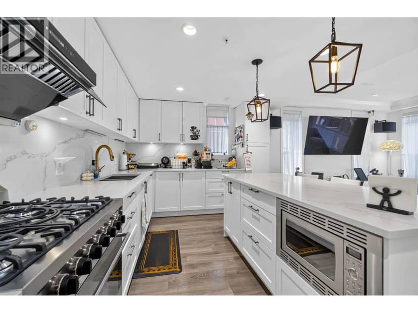 451 W 63RD AVENUE, Vancouver