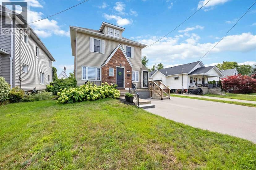 207 VICTORIA AVENUE East, Point Edward, photo 2