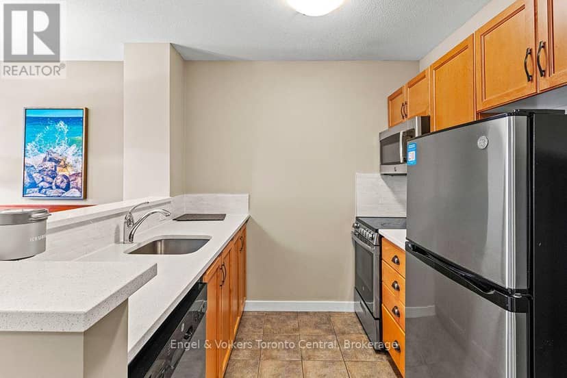 251 - 156 Jozo Weider Boulevard — photo 19 of 40
