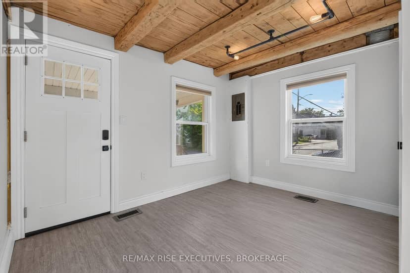 48 Elm Street — photo 4 of 24