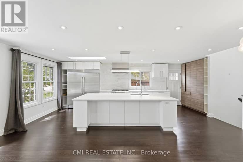 677 Lomond Crescent — photo 11 of 40