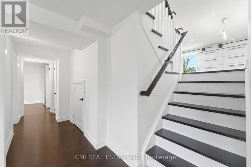 677 Lomond Crescent — photo 12 of 40