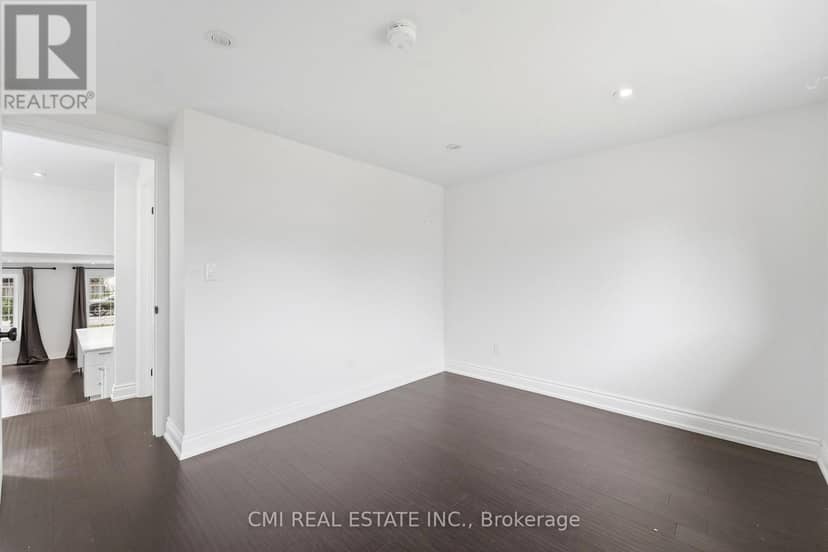 677 Lomond Crescent — photo 16 of 40