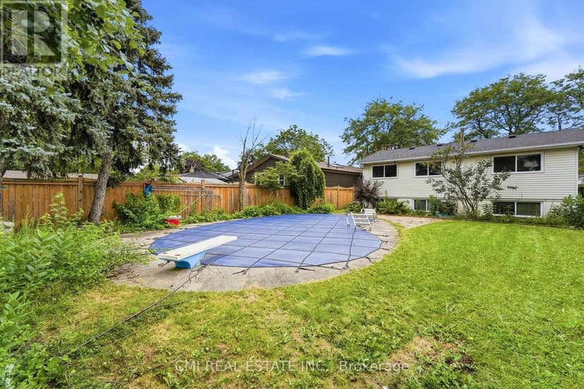 677 Lomond Crescent — photo 40 of 40