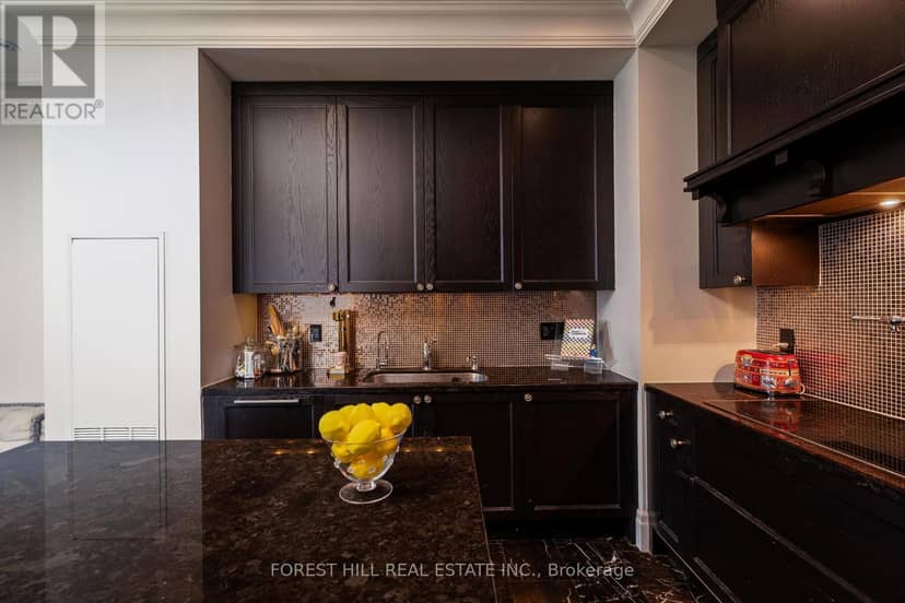 3901 - 311 Bay Street — photo 4 of 40