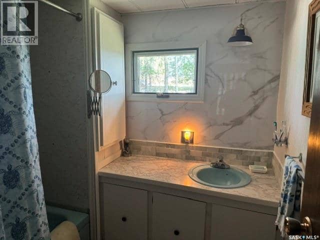 2220 Spruce CRESCENT — photo 11 of 26