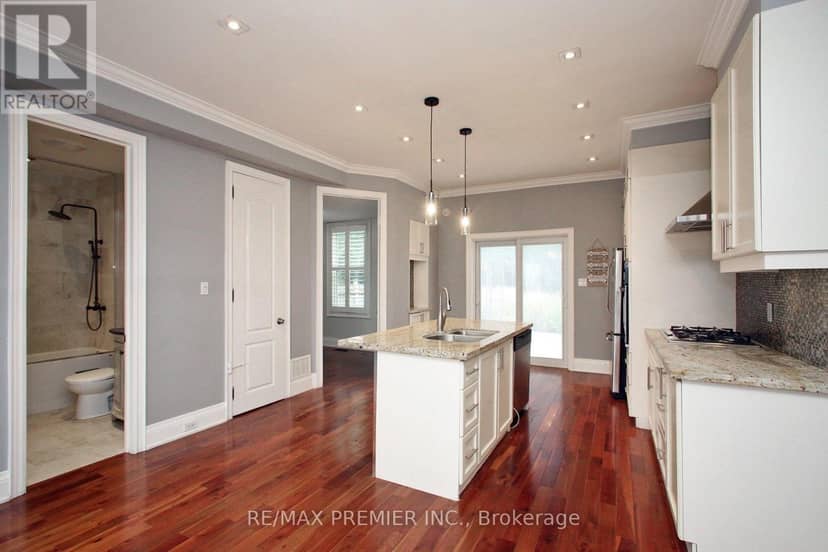 226 Ritson Road S — photo 7 of 23