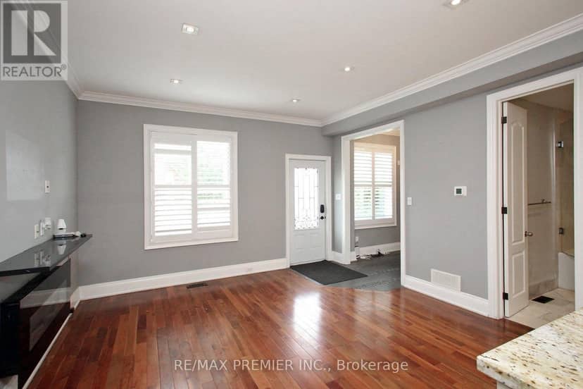 226 Ritson Road S — photo 6 of 23