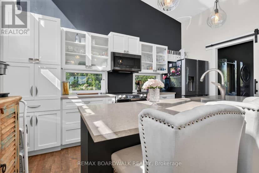 703 Montee Lebrun — photo 15 of 40