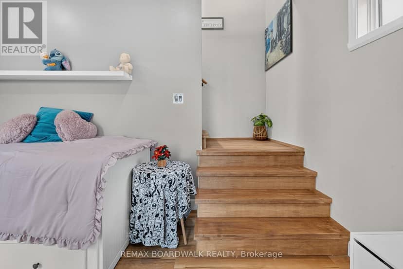 703 Montee Lebrun — photo 9 of 40