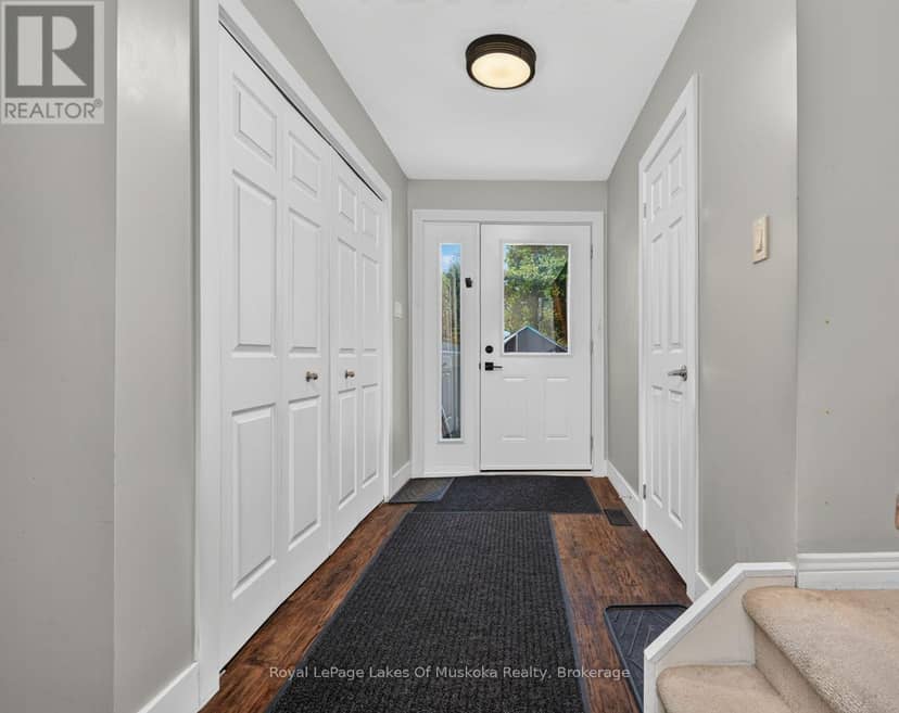 570 John Street S — photo 2 of 40