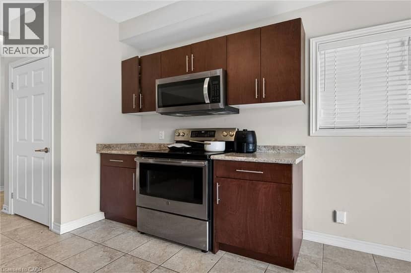 9 WINTERBERRY Boulevard — photo 16 of 40