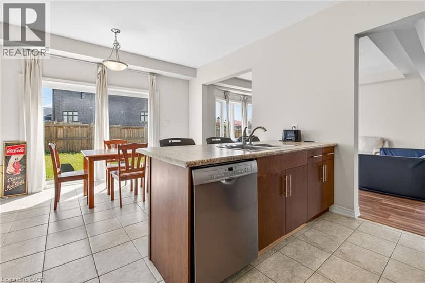 9 WINTERBERRY Boulevard — photo 19 of 40