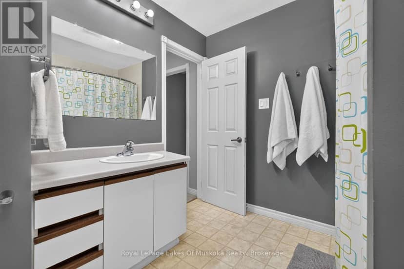 570 John Street S — photo 25 of 40