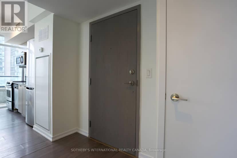 815 - 36 Lisgar Street — photo 10 of 23