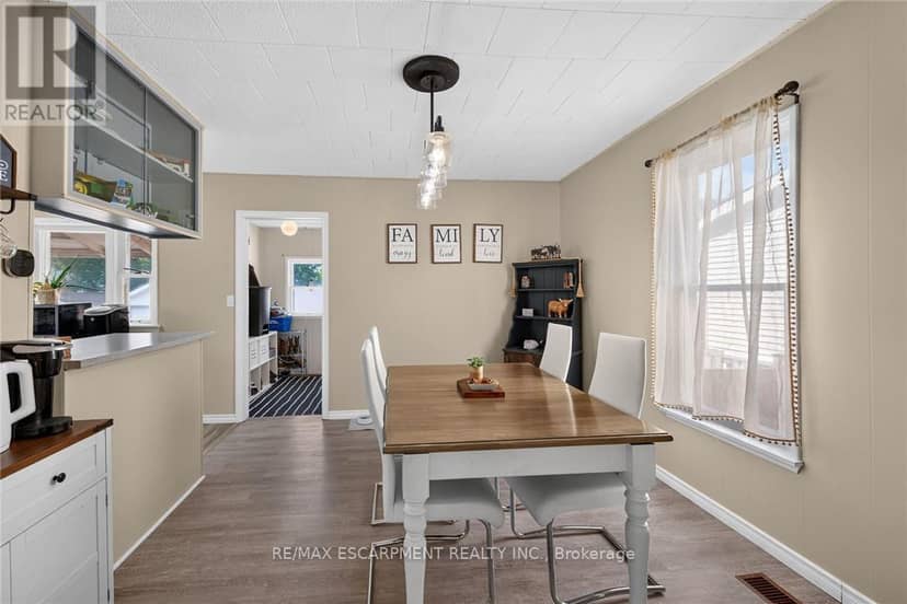 306 George Street — photo 9 of 23