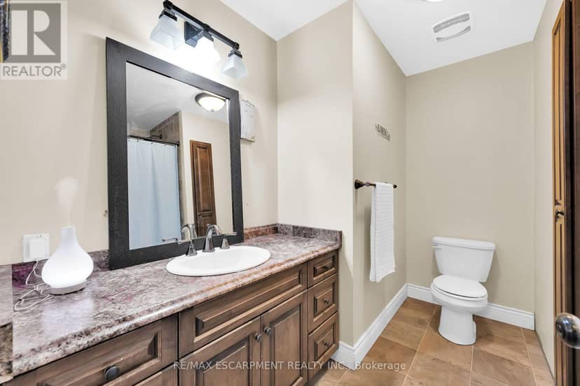 757 4th Line Road — photo 11 of 16
