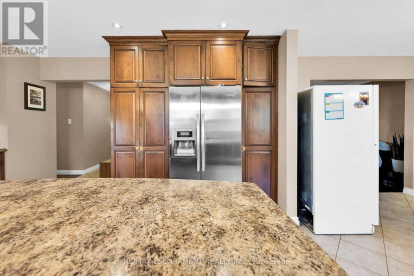 757 4th Line Road — photo 4 of 16