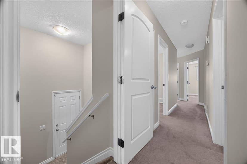 4925 51 AV — photo 14 of 35