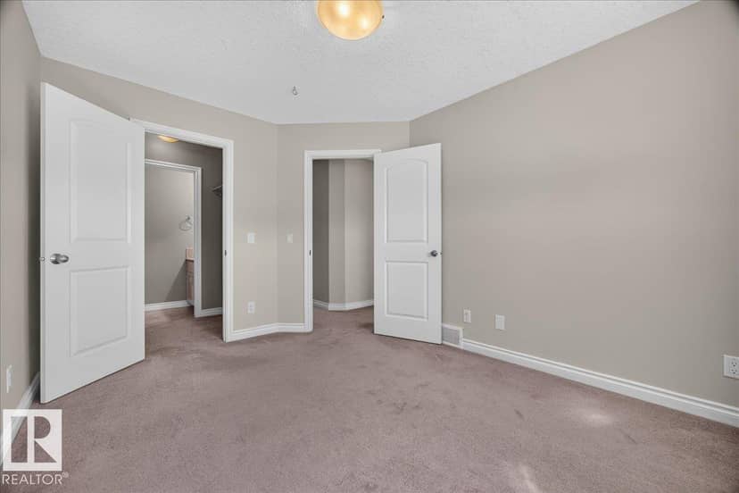 4925 51 AV — photo 21 of 35